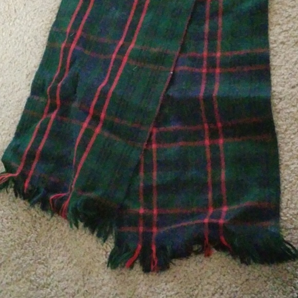 Red and green scarf - Picture 2 of 2